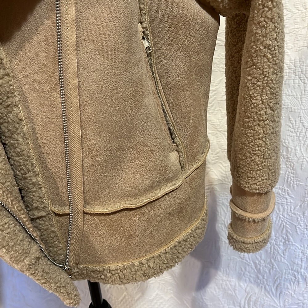 Princess Polly Sherpa jacket, size S/M - Picture 8 of 15